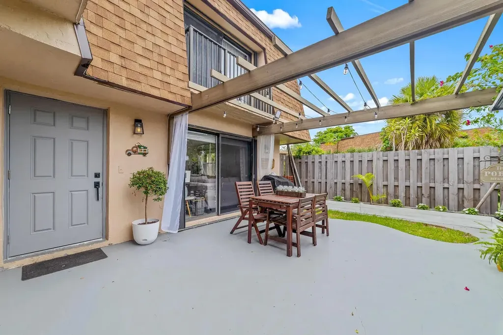 3132 SW 20th Terrace Delray Beach FL 33445