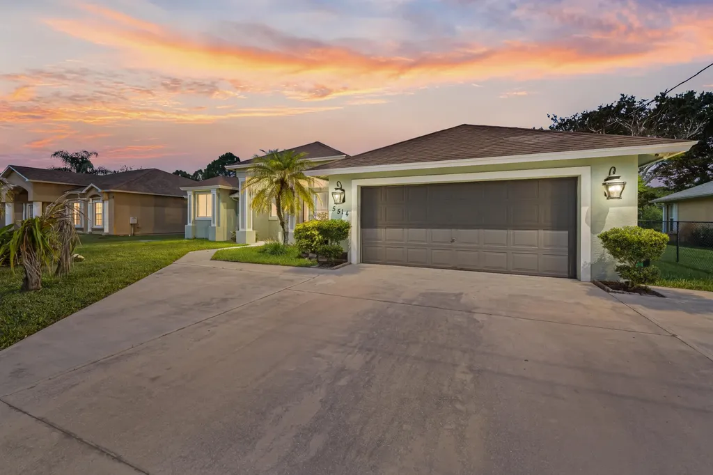 5514 NW West Lundy Circle Port St Lucie FL 34986