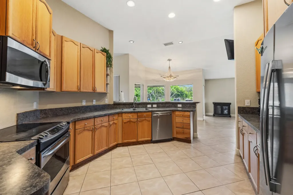 5514 NW West Lundy Circle Port St Lucie FL 34986