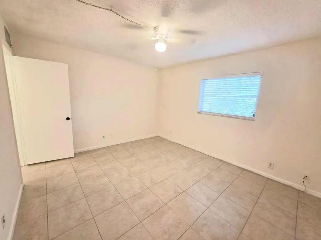 959 SE 2nd Avenue Deerfield Beach FL 33441