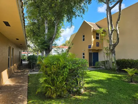 959 SE 2nd Avenue Deerfield Beach FL 33441