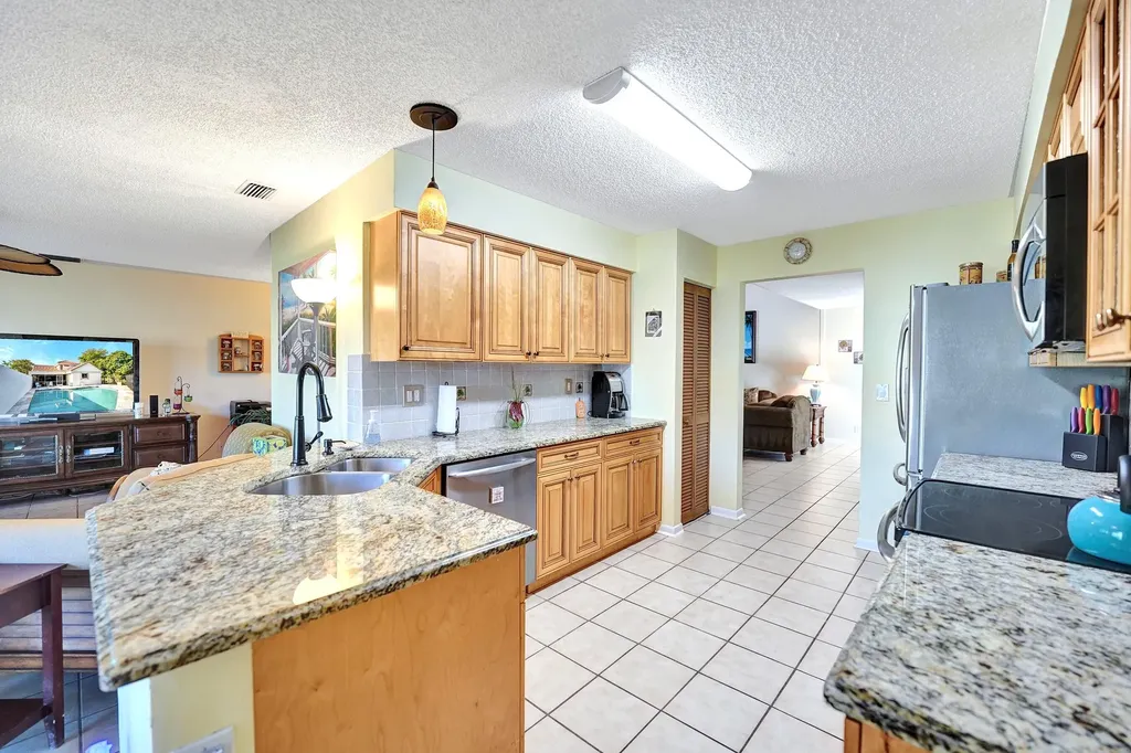 1839 NW 93rd Way Plantation FL 33322