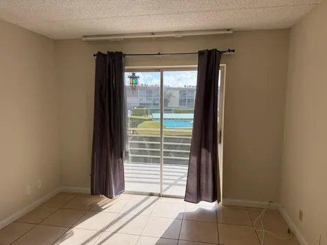500 W Village Green Circle Circle W Palm Springs FL 33461