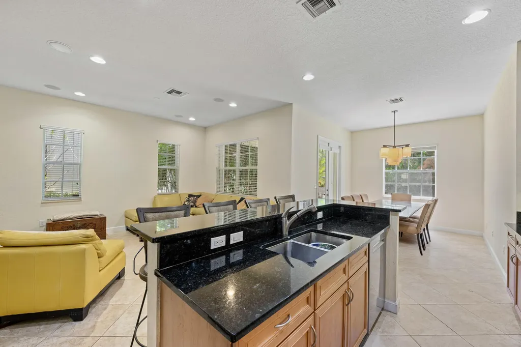 1043 Vintner Boulevard Palm Beach Gardens FL 33410