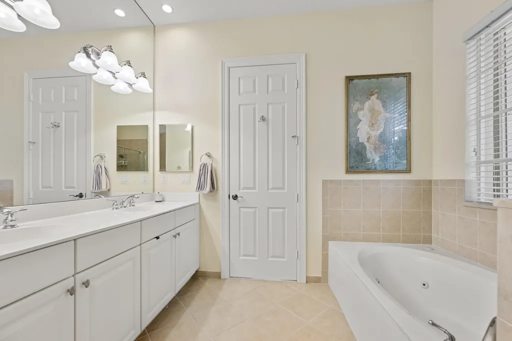 1043 Vintner Boulevard Palm Beach Gardens FL 33410