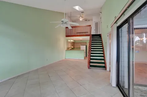 2027 Winners Circle North Lauderdale FL 33068