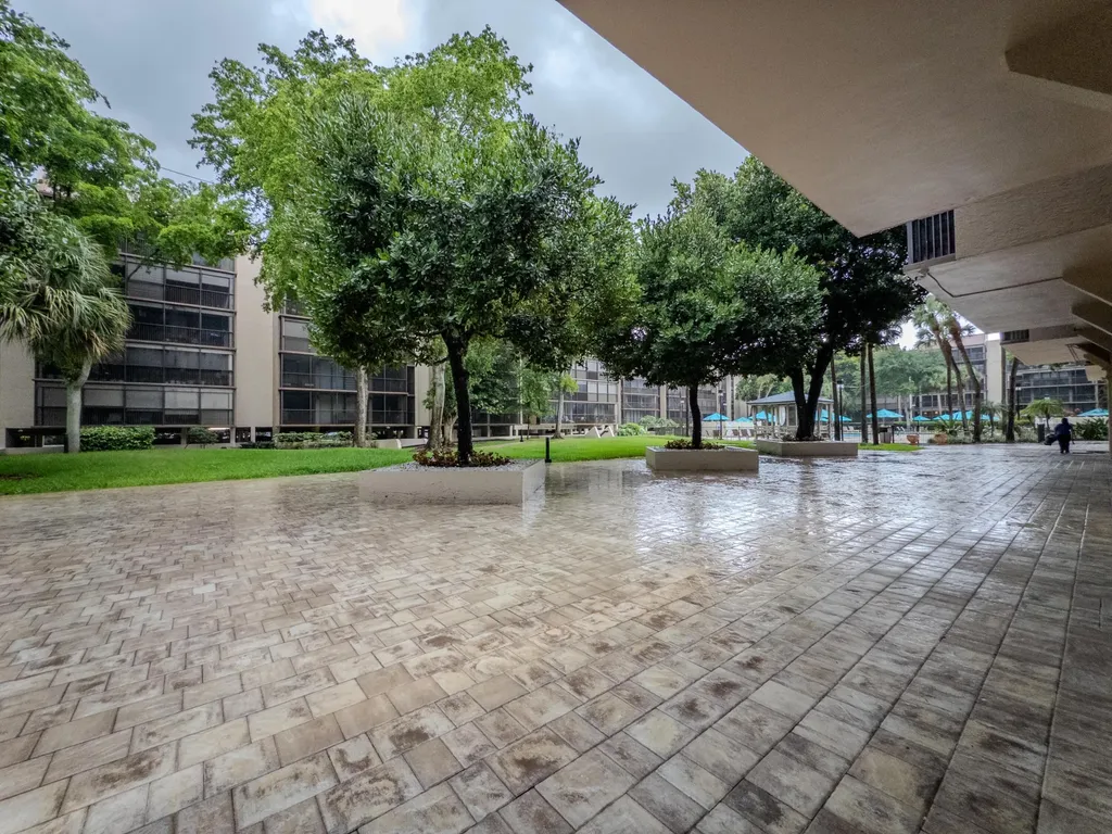 2800 N 46th Hollywood FL 33021