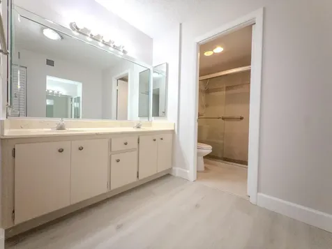 2800 N 46th Hollywood FL 33021