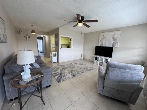 16 Sussex A West Palm Beach FL 33417