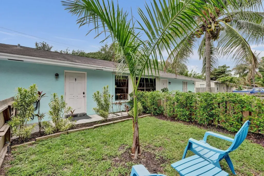 1718 Ridge Road North Palm Beach FL 33408
