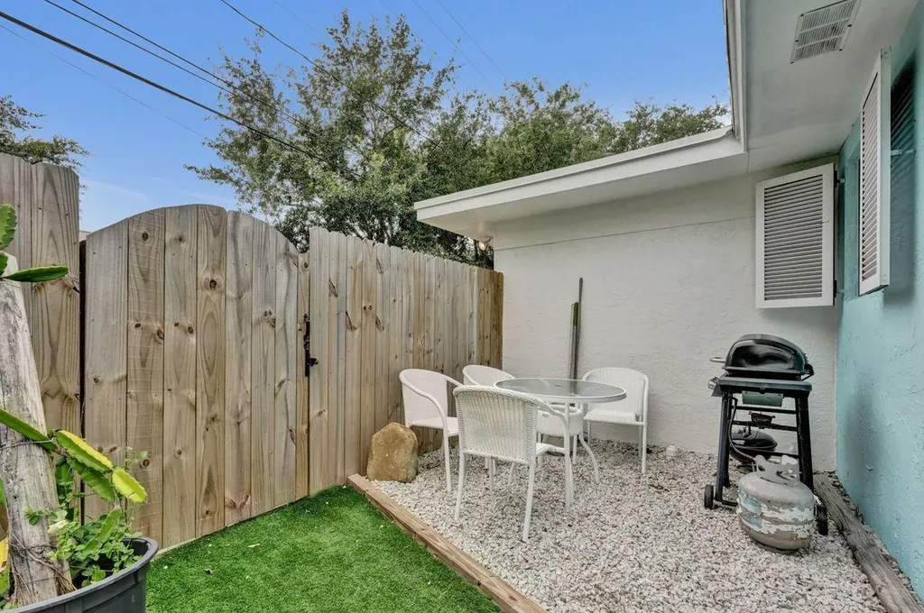 1718 Ridge Road North Palm Beach FL 33408