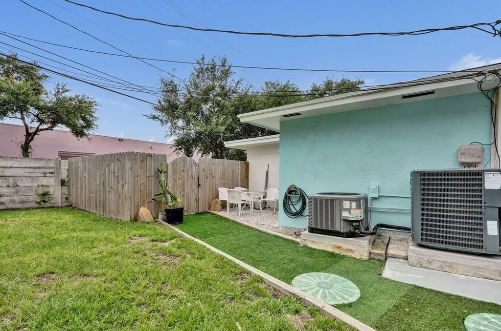 1718 Ridge Road North Palm Beach FL 33408