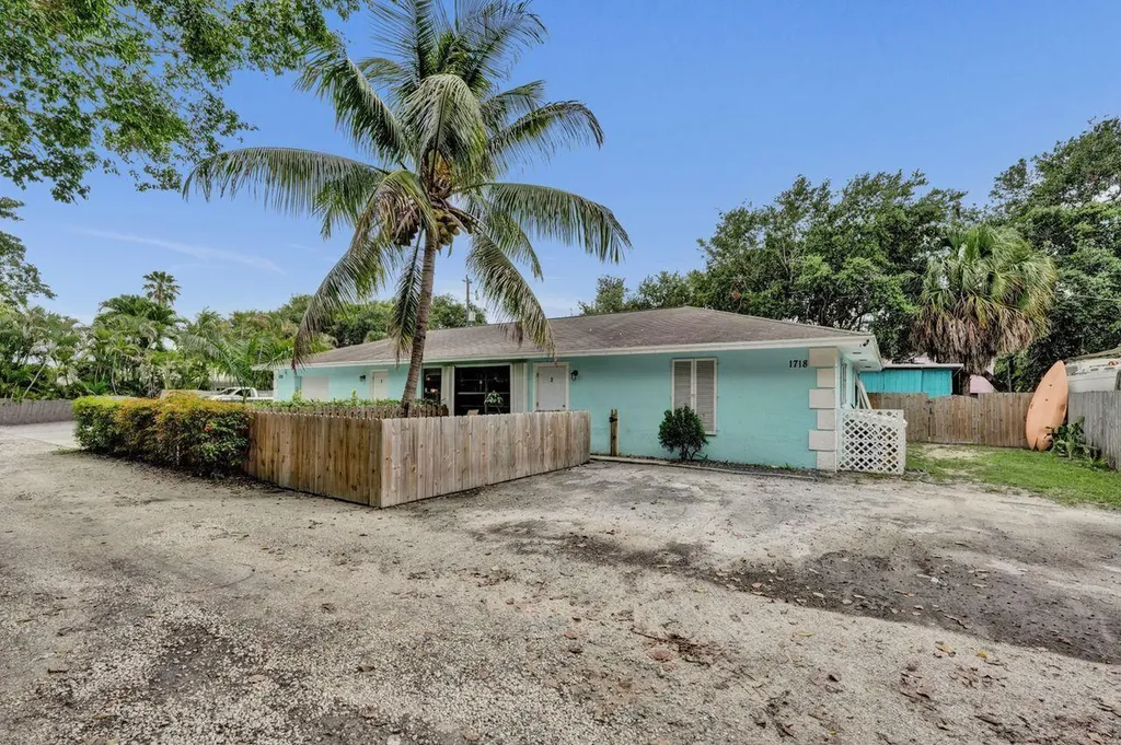 1718 Ridge Road North Palm Beach FL 33408