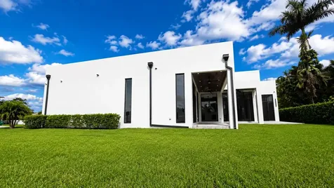 11601 NW 27th Street Plantation FL 33323