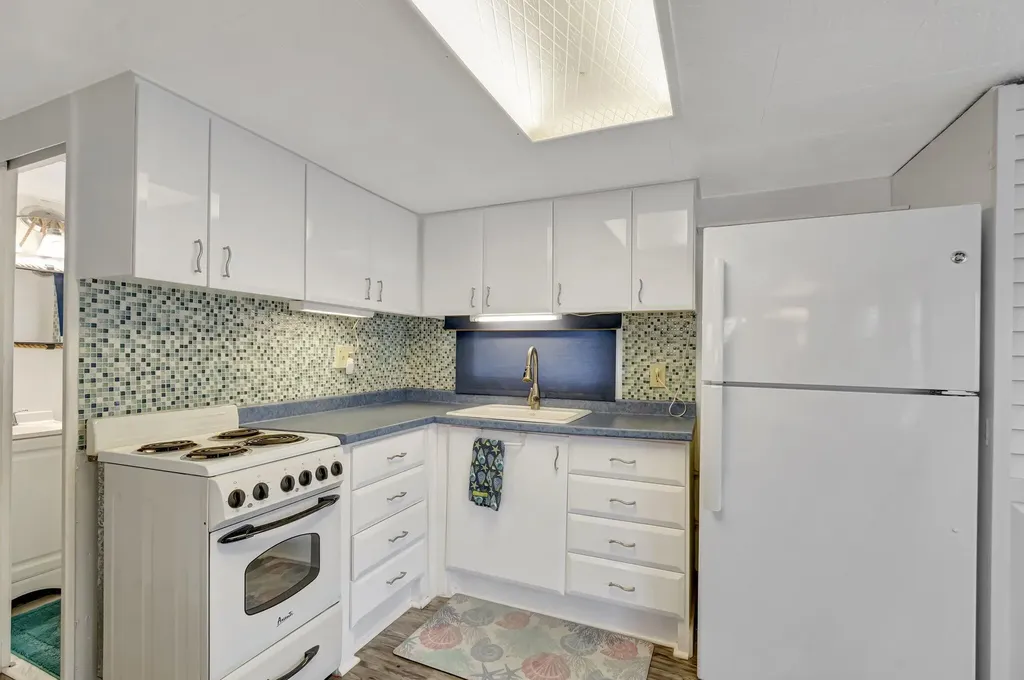 18 Juniper Drive Briny Breezes FL 33435