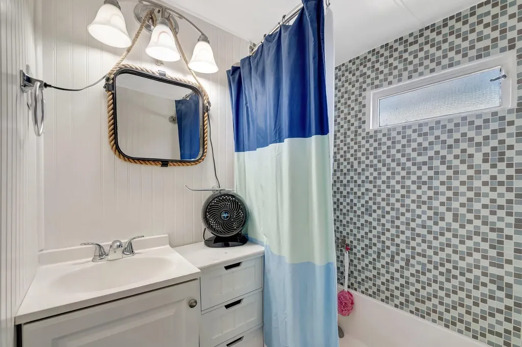 18 Juniper Drive Briny Breezes FL 33435