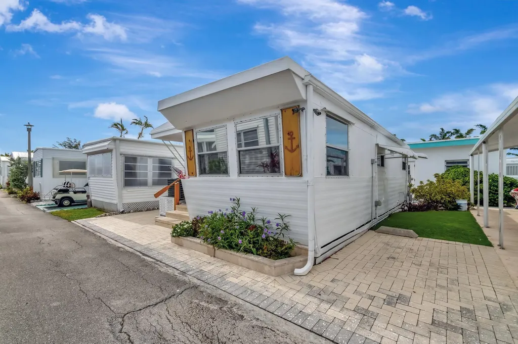 18 Juniper Drive Briny Breezes FL 33435