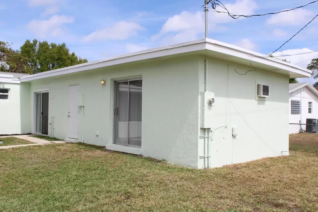 3643 Betty Ann Court W West Palm Beach FL 33403
