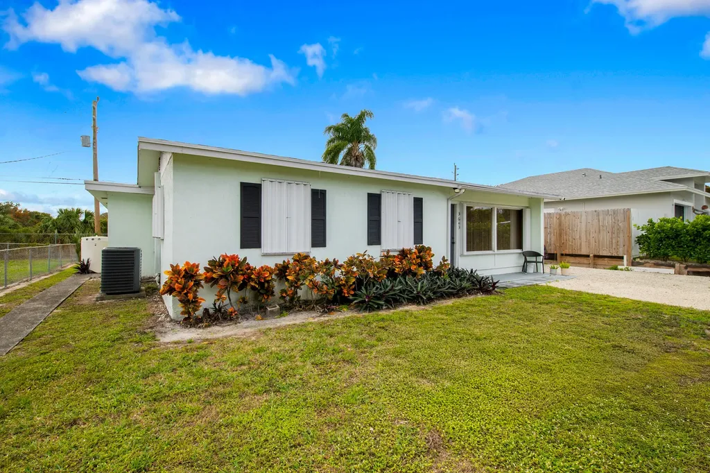 3643 Betty Ann Court W West Palm Beach FL 33403