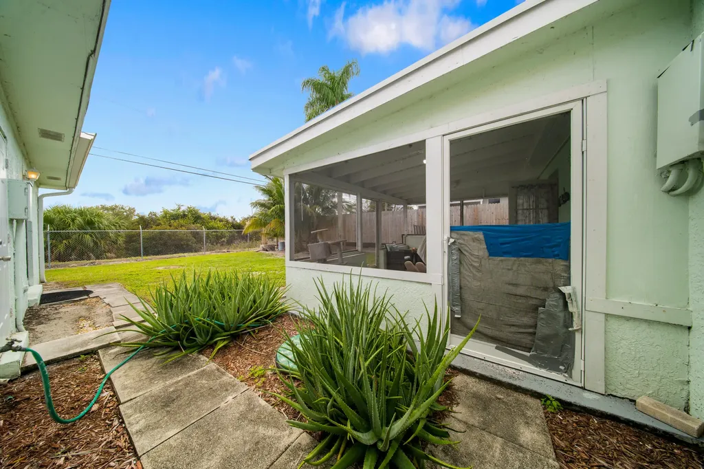 3643 Betty Ann Court W West Palm Beach FL 33403