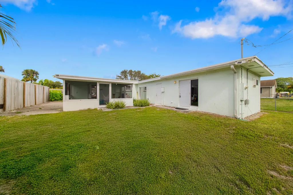 3643 Betty Ann Court W West Palm Beach FL 33403
