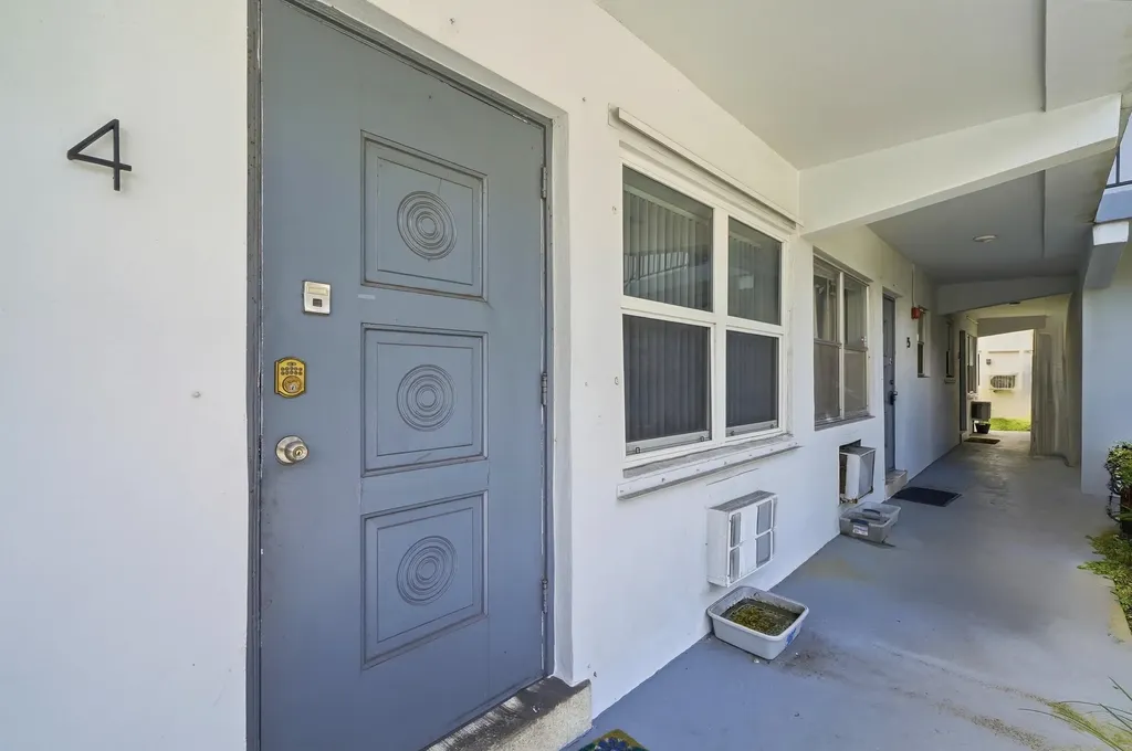 3510 Harrison Street Hollywood FL 33021