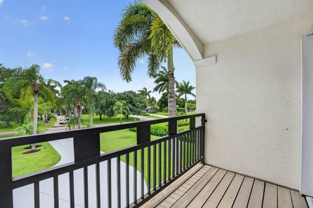 8346 Sawpine Road Delray Beach FL 33446