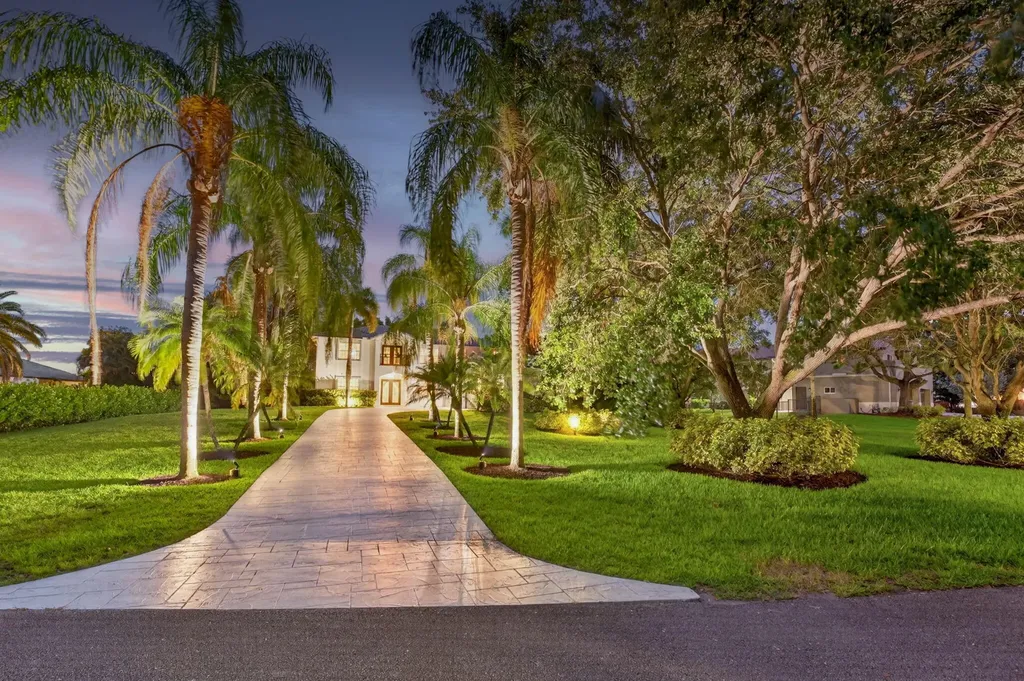 8346 Sawpine Road Delray Beach FL 33446