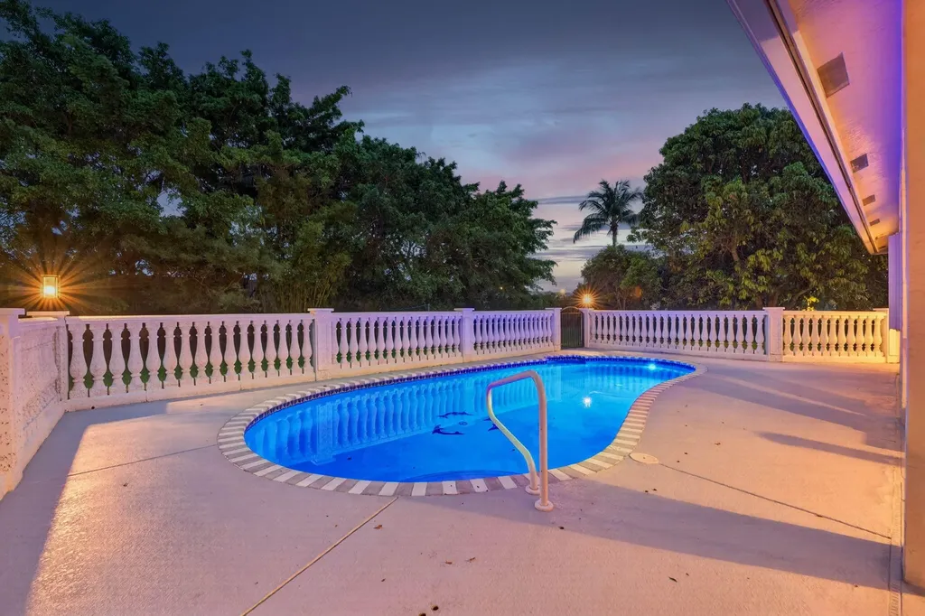 8346 Sawpine Road Delray Beach FL 33446