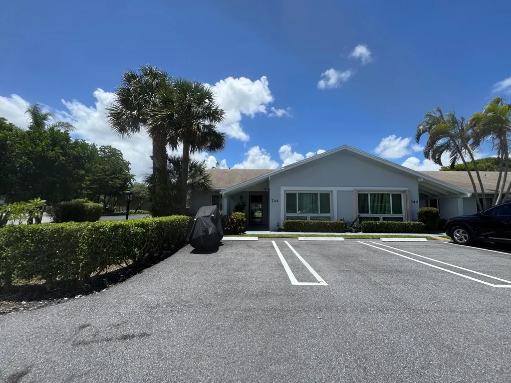744 Lago Road Delray Beach FL 33445