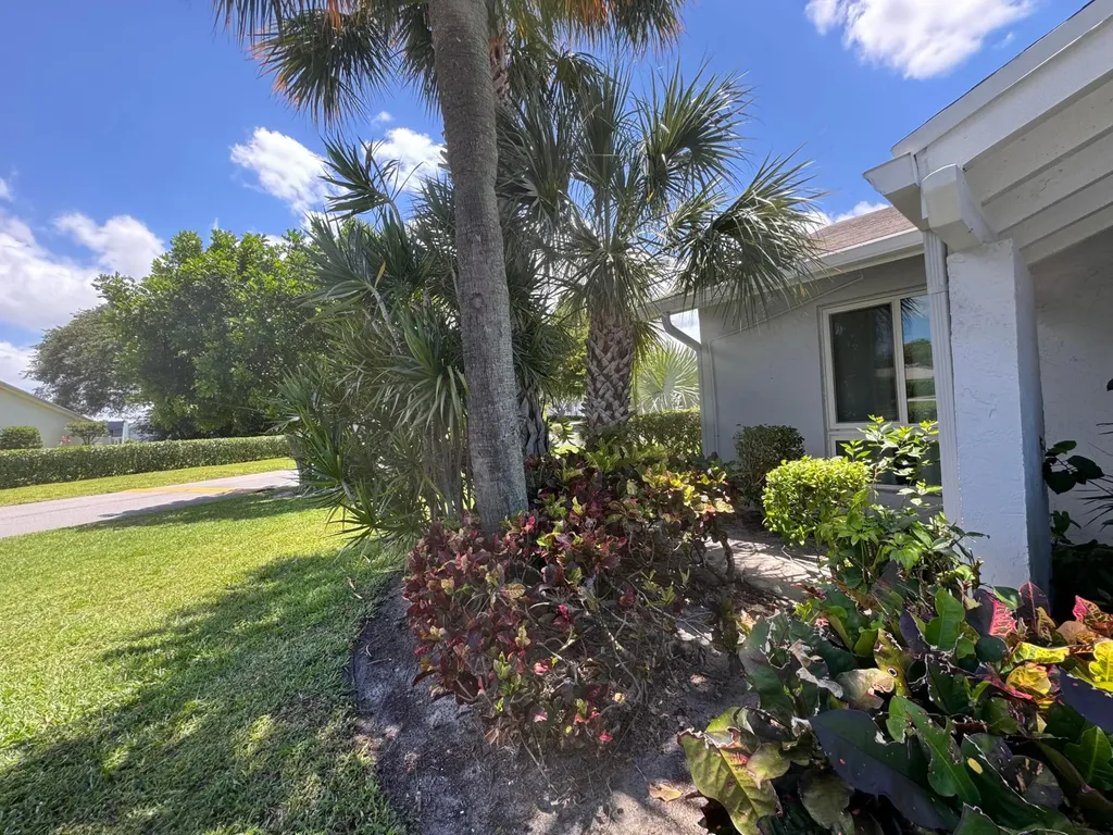 744 Lago Road Delray Beach FL 33445