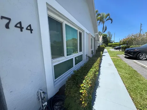 744 Lago Road Delray Beach FL 33445