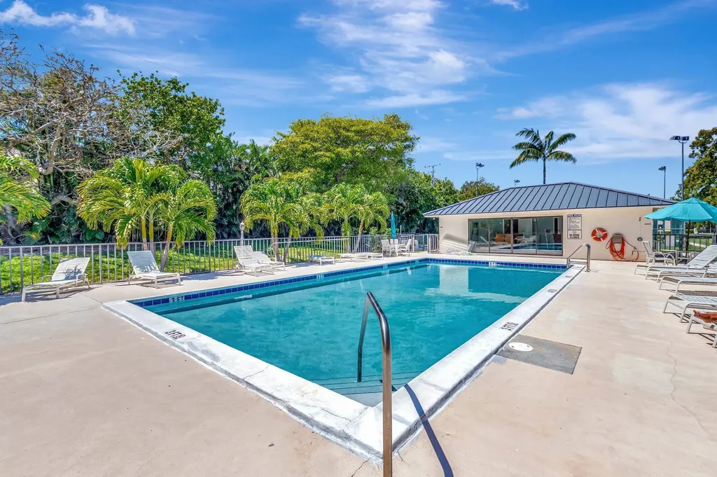 701 Avenue L Delray Beach FL 33483