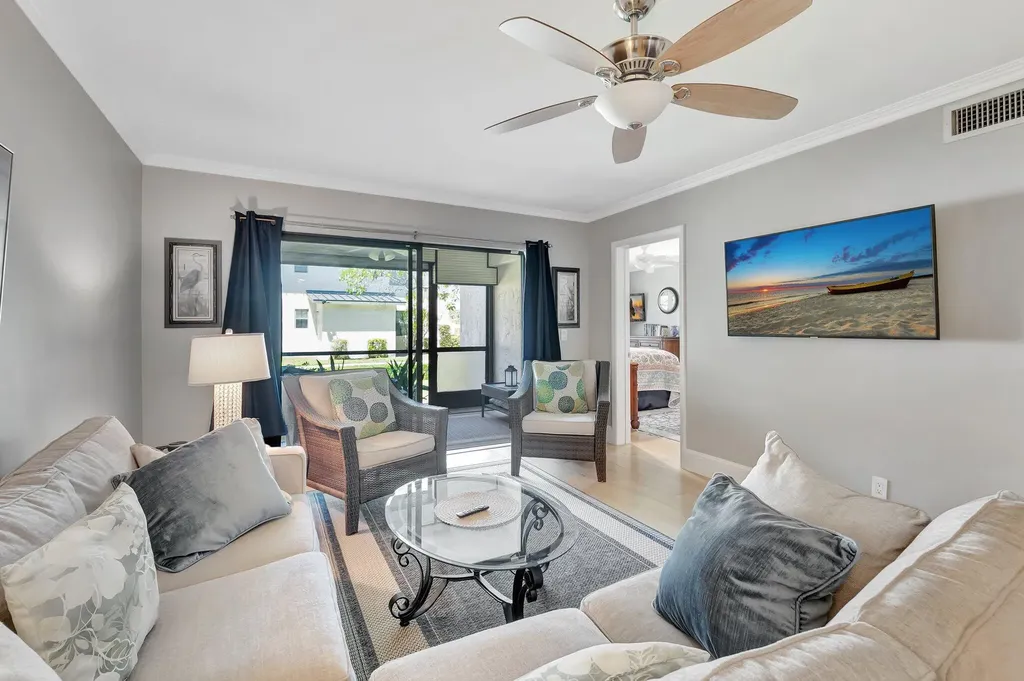 701 Avenue L Delray Beach FL 33483