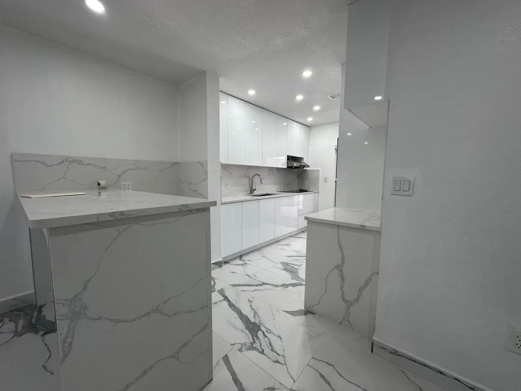 300 E 4th Street Hialeah FL 33010