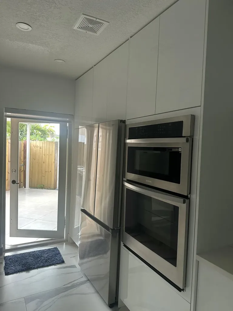 300 E 4th Street Hialeah FL 33010