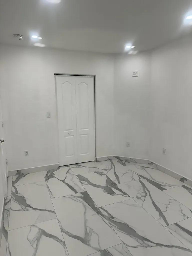 300 E 4th Street Hialeah FL 33010