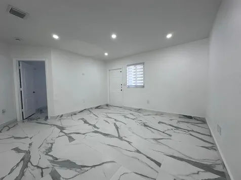 300 E 4th Street Hialeah FL 33010