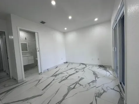 300 E 4th Street Hialeah FL 33010