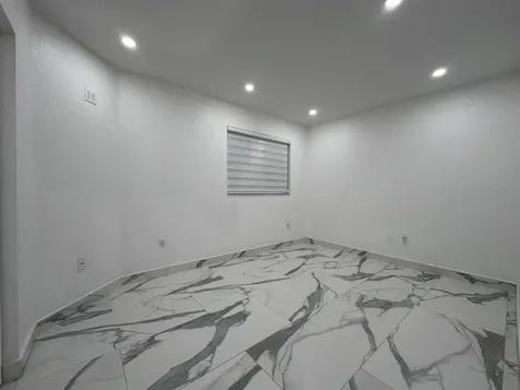 300 E 4th Street Hialeah FL 33010
