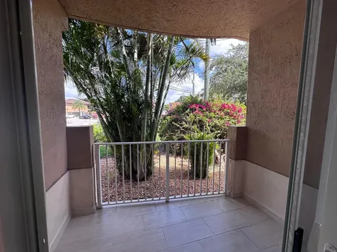 300 E 4th Street Hialeah FL 33010