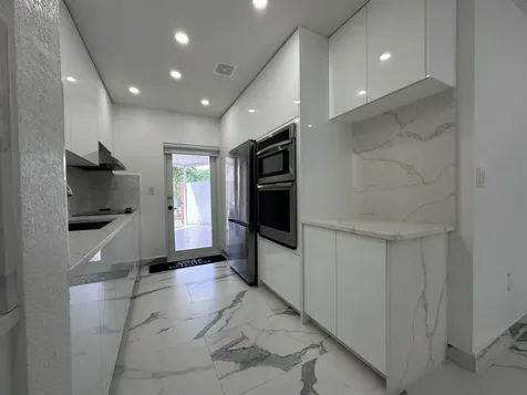 300 E 4th Street Hialeah FL 33010