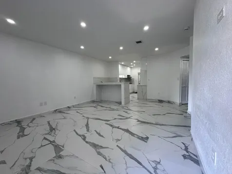 300 E 4th Street Hialeah FL 33010