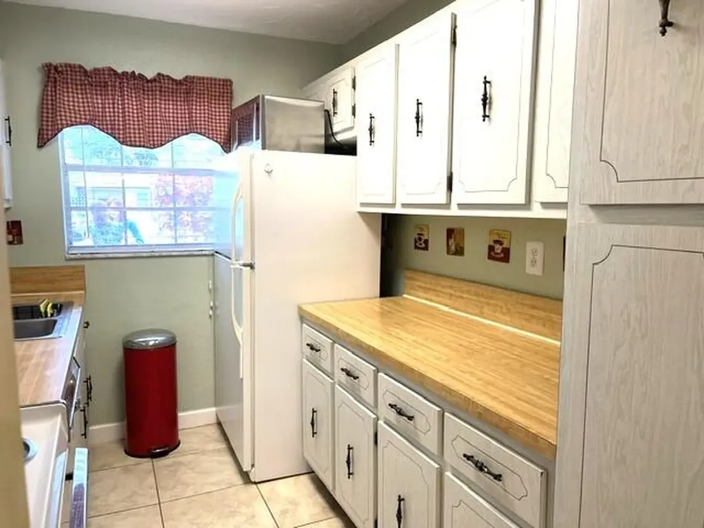 1152 Circle Drive Delray Beach FL 33445