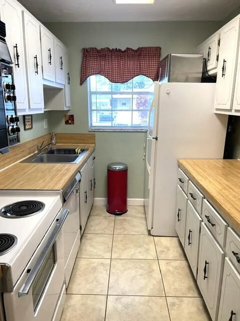1152 Circle Drive Delray Beach FL 33445