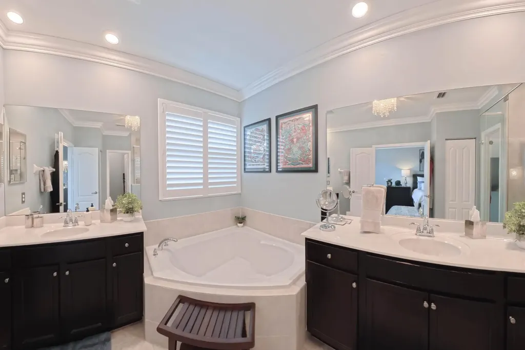 5590 Sandbirch Way Lake Worth FL 33463