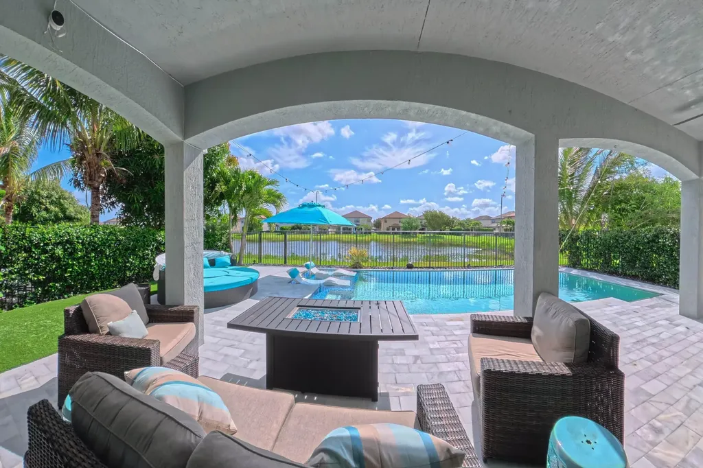 5590 Sandbirch Way Lake Worth FL 33463