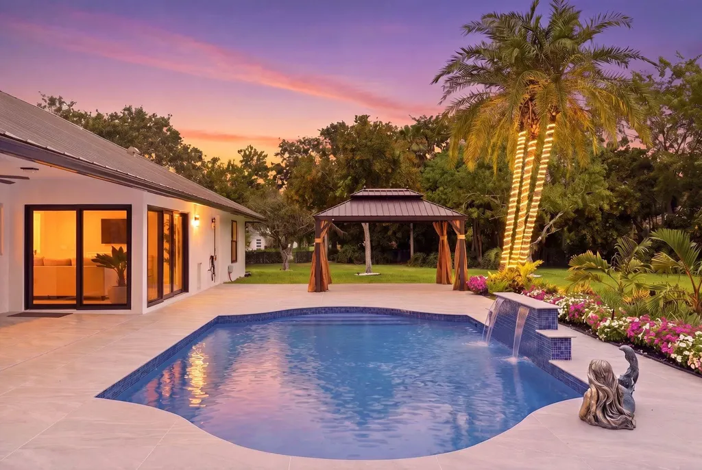 15555 De Havilland Court Wellington FL 33414