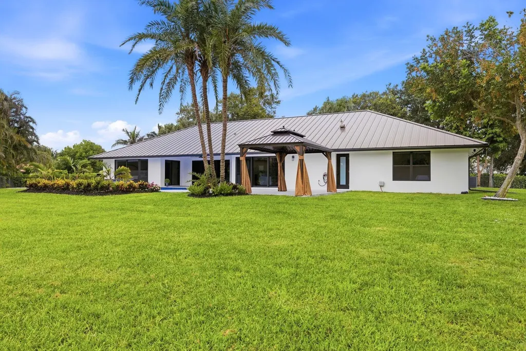 15555 De Havilland Court Wellington FL 33414