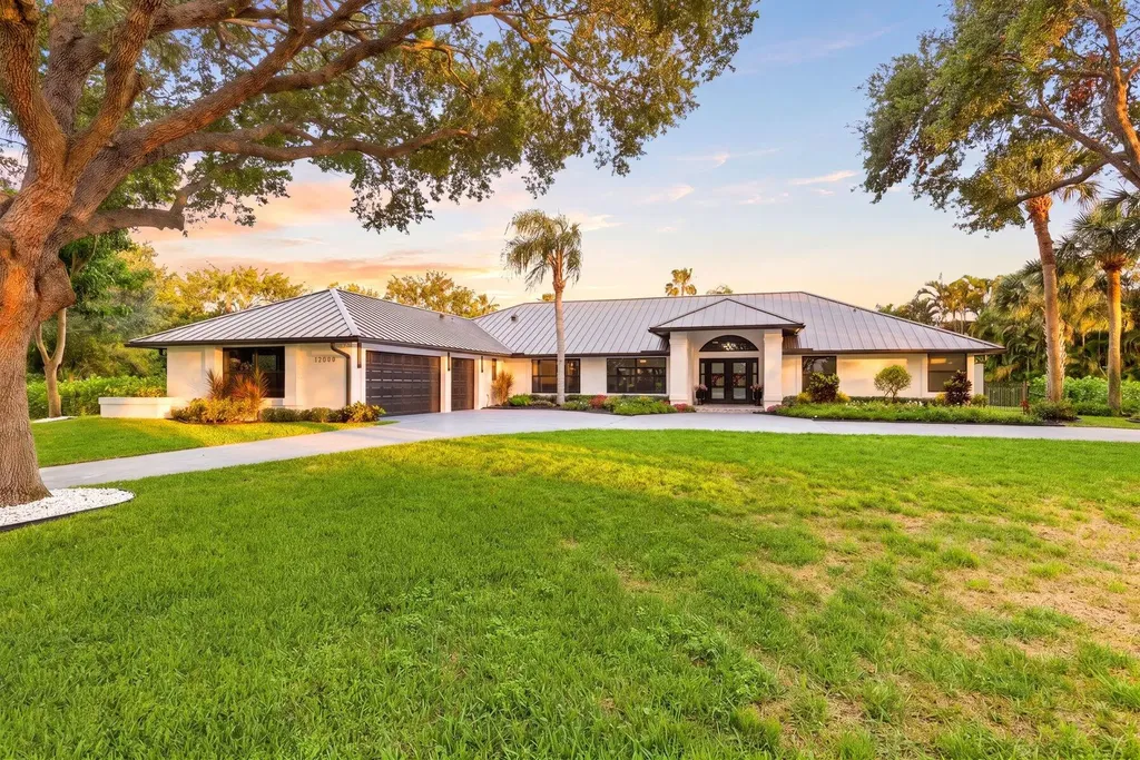 15555 De Havilland Court Wellington FL 33414